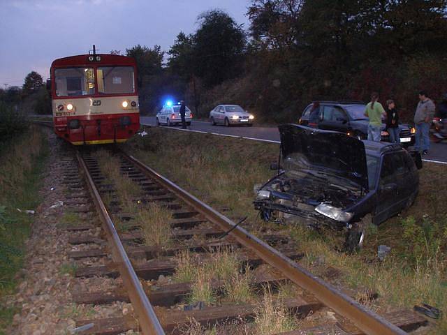 Dopravní nehoda v Rychnově nad Kněžnou, za městskou částí Zbuzany.