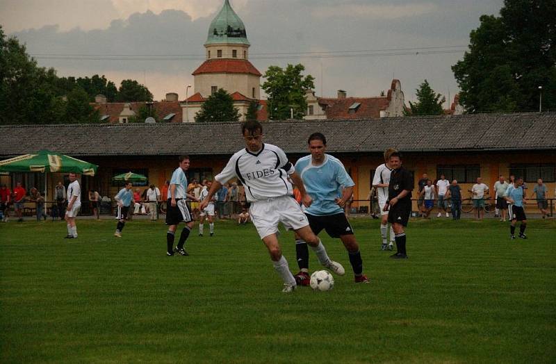 Fotbalové utkání Častolovice - Černíkovice (2:0).