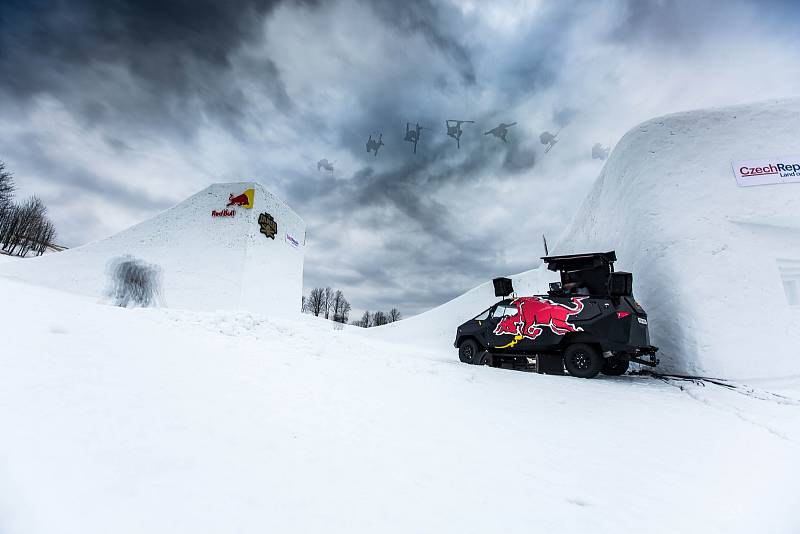 Free ski závody Soldiers v Deštném v Orlických horách.