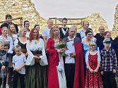 Svatba jako z pohádky: Hrad Potštejn se vrátil do středověku.