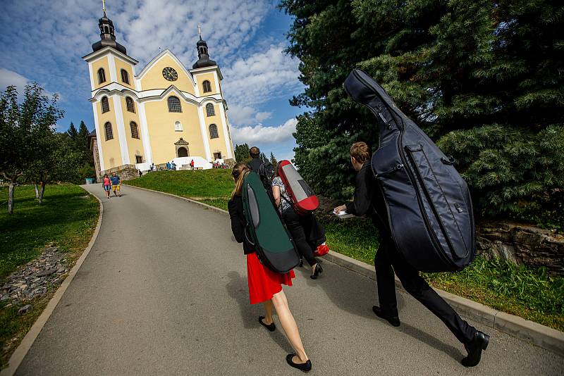 Jedinečný koncert Novoměstské filharmonie v jedinečném prostředí v Neratově korunoval celostátní akci ZUŠ Open.