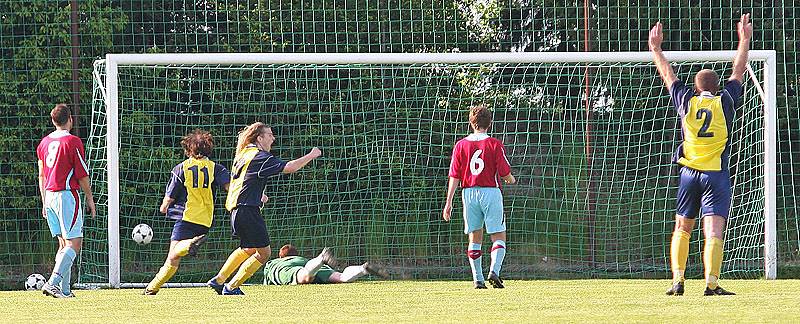 Fotbalové derby Opočno vs Dobruška (1:0).