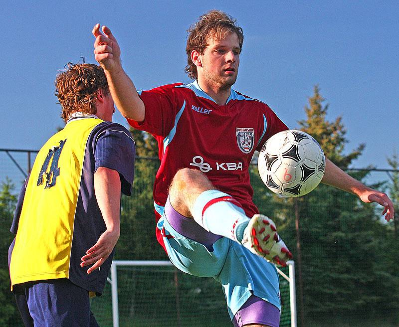 Fotbalové derby Opočno vs Dobruška (1:0).