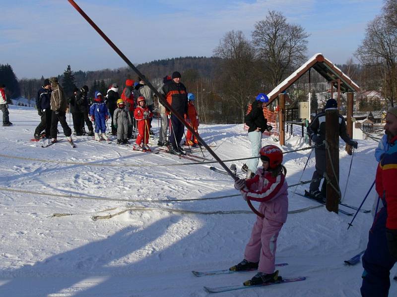 V Sedloňově začala lyžařská sezona.