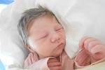 LUCIE JANOUCHOVÁ se narodila 30. listopadu ve 13.21 hodin. Měřila 49 cm a vážila 3300 g. Svým příchodem na svět potěšila své rodiče Veroniku Langrovou a Petra Janoucha z Hřibin. Doma se těší bráškové Jakub a Matěj. Tatínek to u porodu zvládl na výbornou.