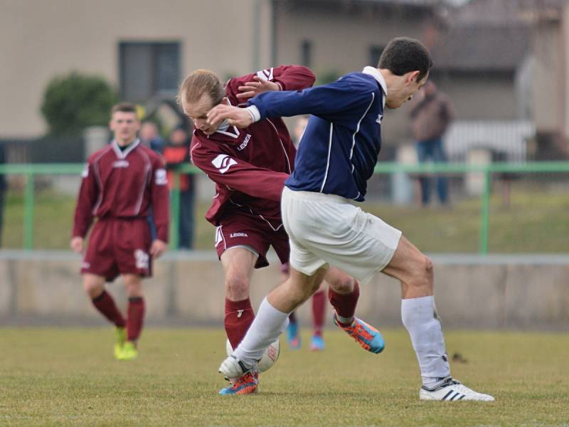 Solničtí fotbalisté v úvodním jarním zápase prohráli s Kosteleckou Lhotou. 