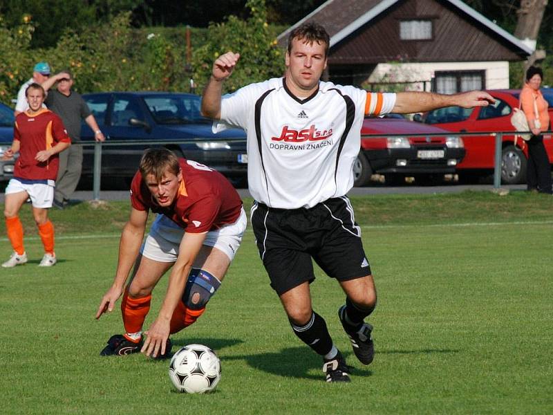 Fotbalové utkání krajské první B třídy mezi Častolovicemi a Opočnem.