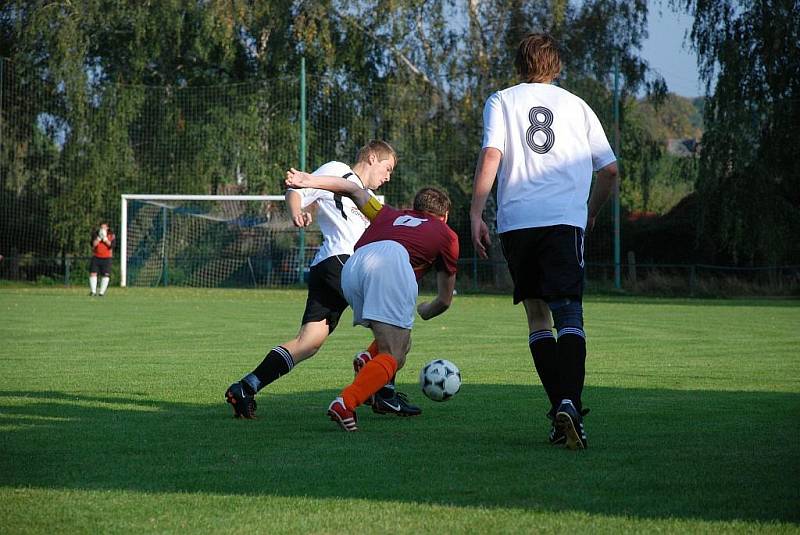 Fotbalové utkání krajské první B třídy mezi Častolovicemi a Opočnem.