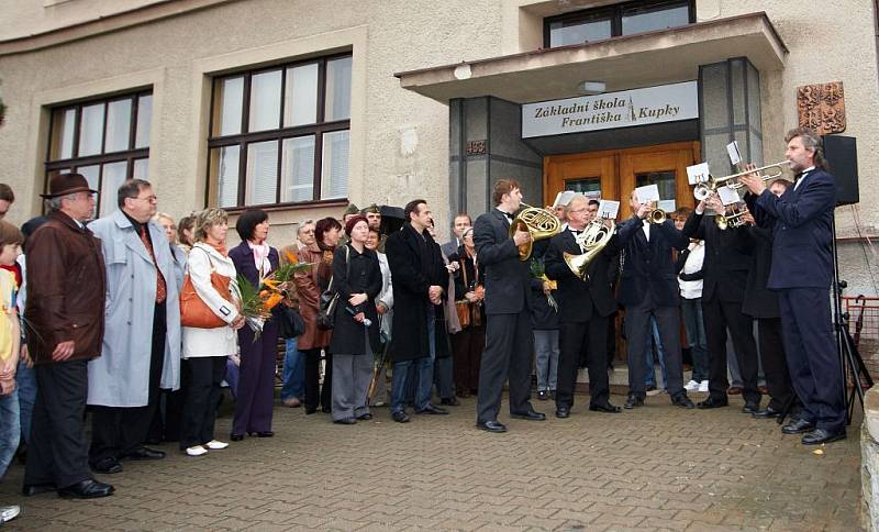 Památník malíři Františku Kupkovi v Dobrušce.