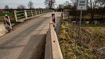 Z 868 mostů ve vlastnictví kraje je 735 ve stavu I-IV, ve špatném stavu je stovka mostů, ve velmi špatném 31 a v havarijním 2. Jedním z nich je most nacházející se na silnici číslo III/3173 (ev. č. 3173-1) v obci Čermná nad Orlicí, části Číčová.