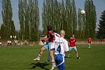 Z utkání krajské I. A třídy Dobruška - Dvůr Králové B (4:0) a Kostelec nad Orlicí - Hořice (4:1). 