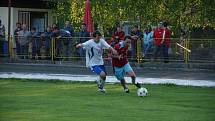 Z utkání krajské I. A třídy Dobruška - Dvůr Králové B (4:0) a Kostelec nad Orlicí - Hořice (4:1). 