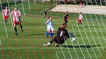 Z utkání krajské I. A třídy Dobruška - Dvůr Králové B (4:0) a Kostelec nad Orlicí - Hořice (4:1). 