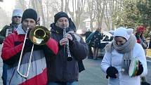 Obrazem se vracíme k Přepyšskému masopustu. Průvod maškar s muzikanty kráčel v sobotu obcí u Opočna už popáté od obnovení dávné tradice. 