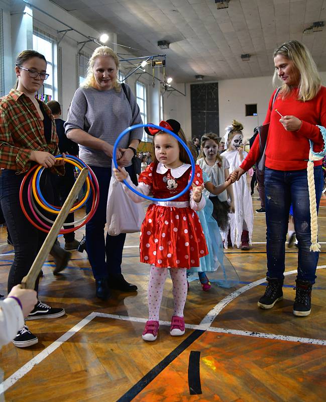 Dětský maškarní karneval v Týništi nad Orlicí.