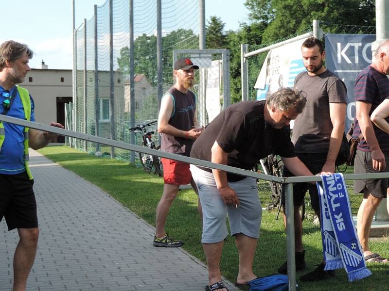 Týniště nad Orlicí (v modrém) - Nové Město nad Metují 4:0.