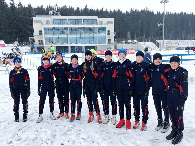 Výprava mladých běžců na lyžích oddílu Wikov SKI Skuhrov nad Bělou.