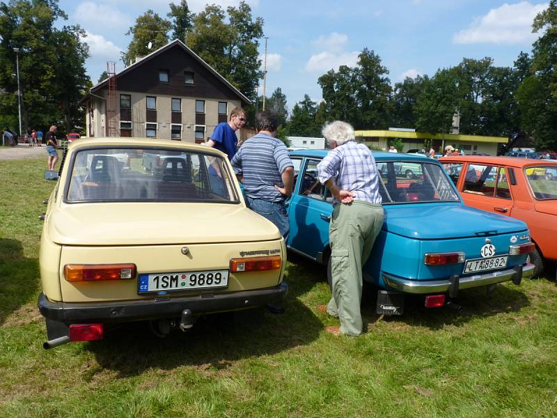 Sraz automobilů IFA v Potštejně 2012