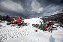 Příprava skonánku v Deštném v Orlických horách, kde se uskuteční finále světového poháru v lyžařském Big airu.