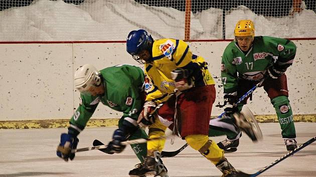 Sokol HC Čestice - HC Semechnice 2:7 (1:4, 0:2, 1:1).