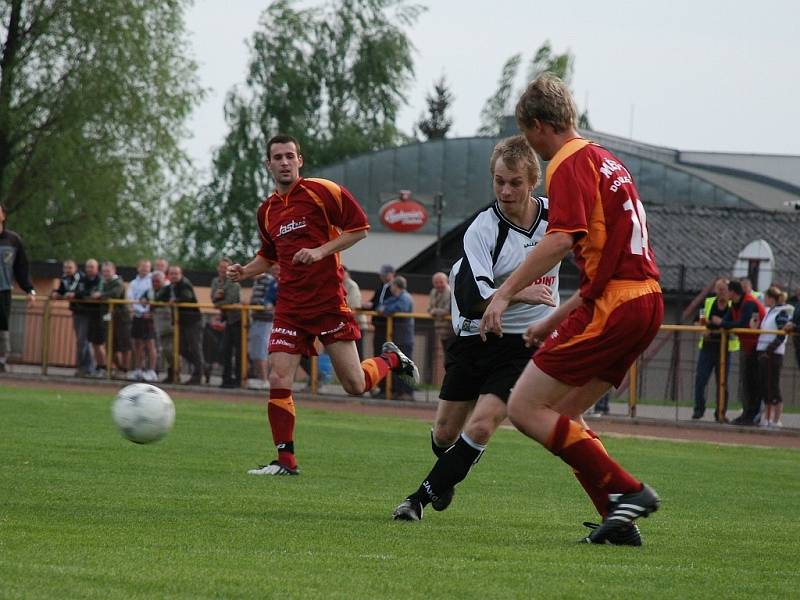 Okresní derby v krajském přeboru Rychnov - Doudleby (0:0). 