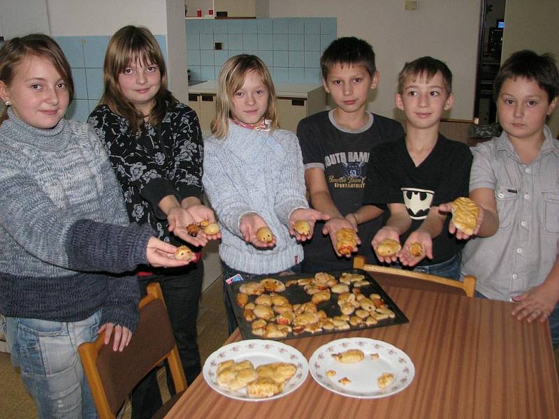 První stupeň Základní školy ve Voděradech absolvoval projektový den na téma Vánoce.