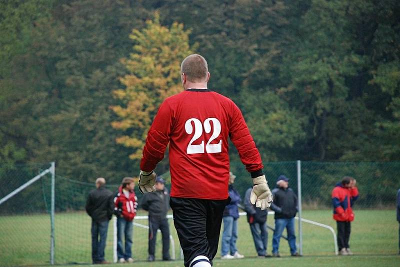 Z okresního derby krajské I. B třídy Sokol Černíkovice - Spartak Opočno (2:3). 