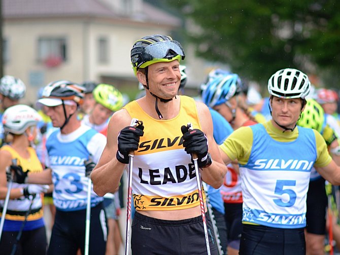  Stanislav Řezáč měl důvod k radosti – vyhrál oba závody na kolečkových lyžích Orlický Rollerski Cup a navíc vylepšil traťový rekord na deset kilometrů.     