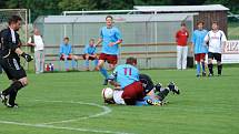 Sousedské derby závěrečného kola krajské I. B třídy Černíkovice - Častolovice (2:2).