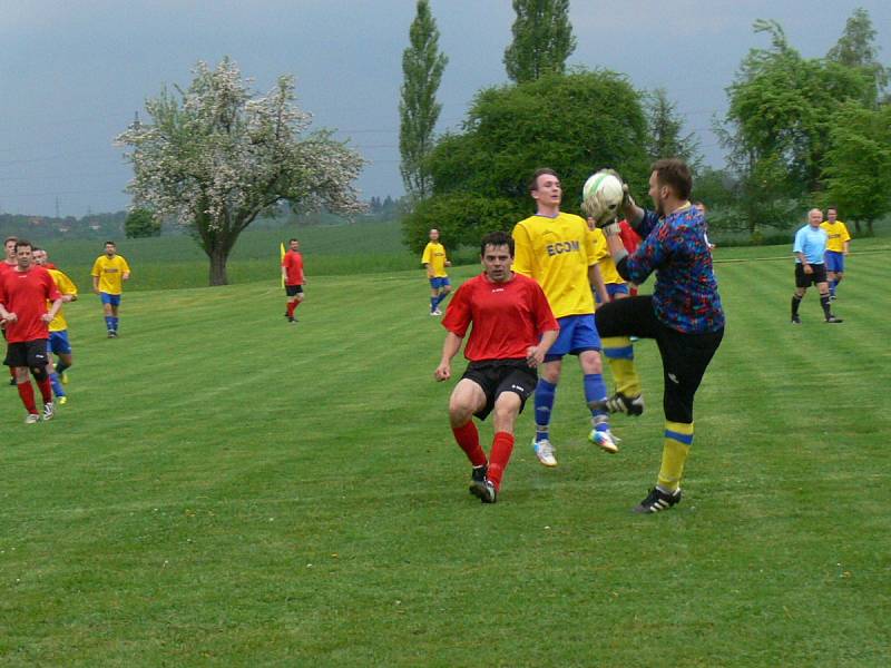 VEDOUCÍ rezerva Českého Meziříčí v Křovicích po remíze 1:1 neuspěla v penaltovém rozstřelu.