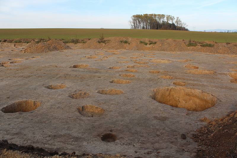 Z trasy budoucího obchvatu Doudleb, archeologové tu zažívali hotové žně, šlo o výjimečnou lokalitu, zasídlenou několika kulturami z různých časových období.