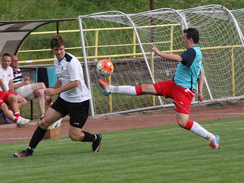 Fotbalové utkání Rychnov - Slavia Hradec.