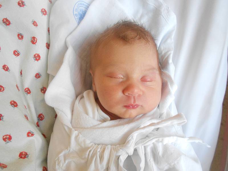 MARTINA KUBÍČKOVÁ se narodila 7. září v 16.19 hodin. Měřila 50 cm a vážila 3250 g. Největší radost udělala svým rodičům Martině a Jiřímu Kubíčkovým z Očelic. Tatínek to u porodu zvládl skvěle.