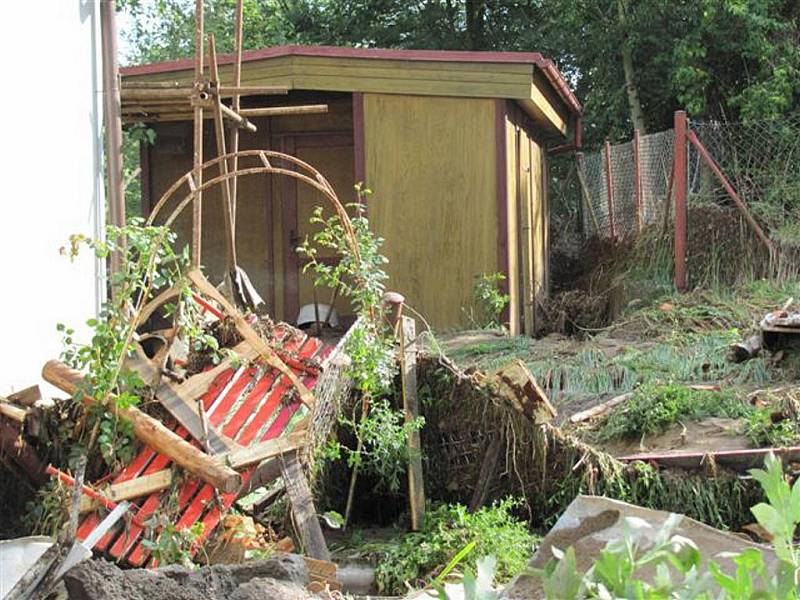 DÍLO ZKÁZY. Takovou spoušť napáchala na Rychnovsku pondělní blesková povodeň. 