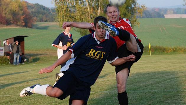 Fotbalové utkání Lukavice – Křivice 2:3.