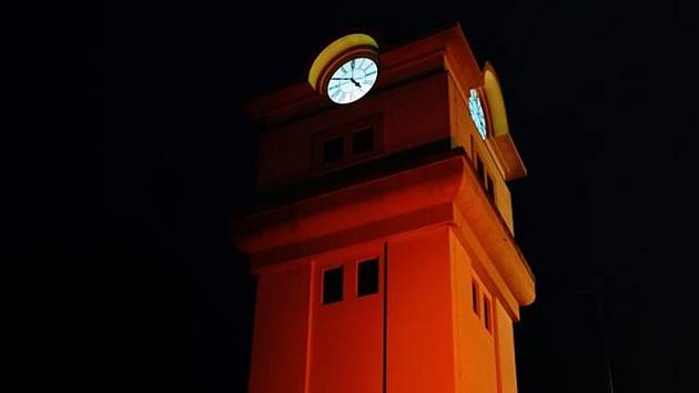 Nasvícením vodárenské věže se město připojí k celorepublikové akci Červená středa.