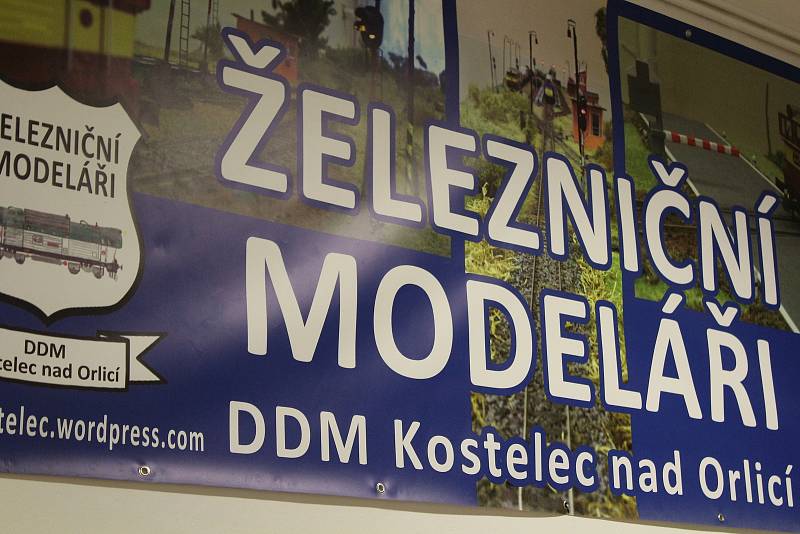 Na výstavě v Kostelci nad Orlicí představil svou práci kroužek železničních modelářů při místním DDM i další modeláři.