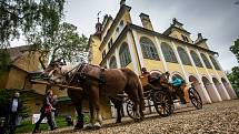 V anglický park s romantickými stavbami a vodopády nechal před dvěma stoletími přeměnit údolí Zlatého potoka pod opočenským zámkem Rudolf Josef Colloredo-Mansfeld (1772 - 1843). Oslavy kulatého výročí parku se staly součástí Víkendu otevřených zahrad.