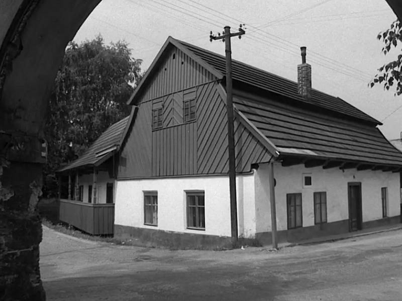 Rodný domek F. L. Heka na filmovém záběru.