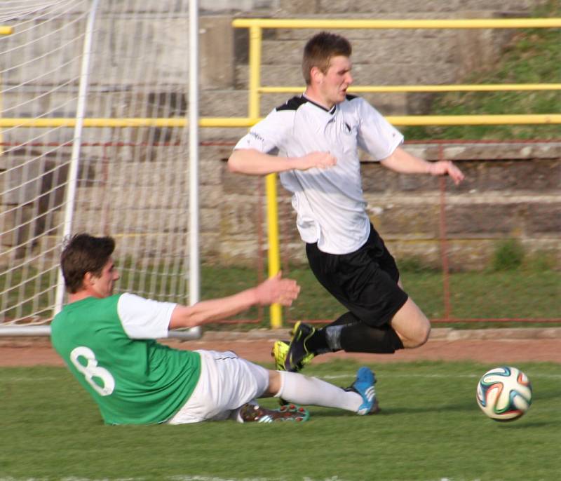 Rychnovští fotbalisté v duelu s třetím Jičínem tahali za kratší konec a dvakrát inkasovali  