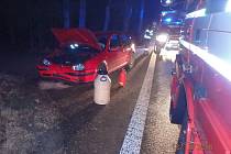 Mezi Borohrádkem a Česticemi se srazila auta.