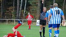 Z finálového utkání fotbalového Poháru Rychnovska Petrovice - Vamberk (0:1). 