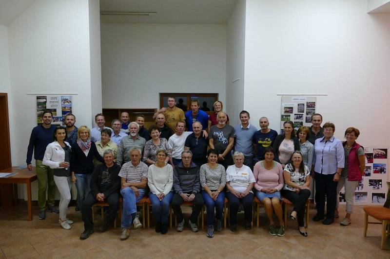 Josefu Michlovi, legendě běžeckého lyžování, pogratulovalo přes 80 běžkařů.