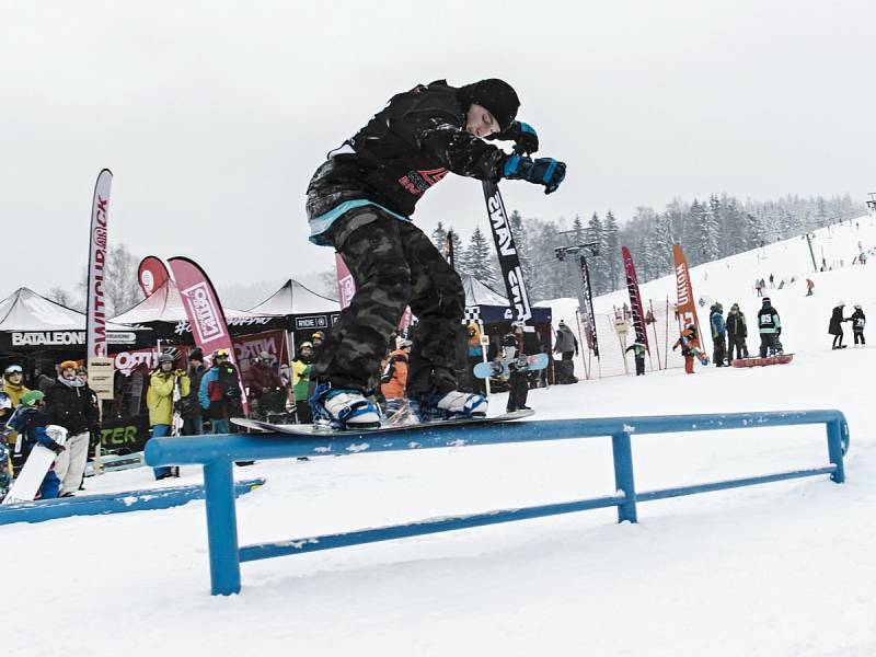 Letošní seriál snowboardových happeningů Just Ride Winter 2016 odstartoval v Deštném v O. h.