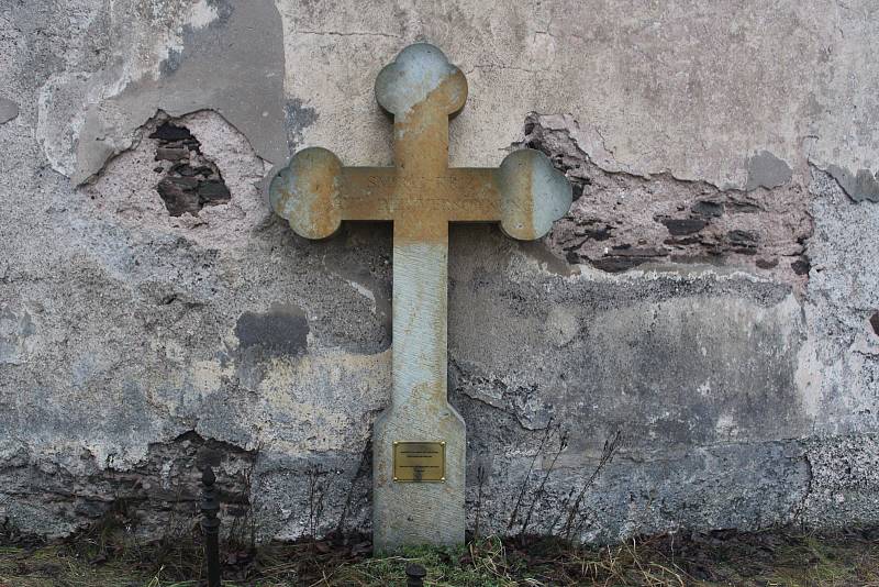 Kostel sv. Matouše v Jedlové patří k vyhledávaným turistickým cílům. Obklopen je i starým hřbitovem.