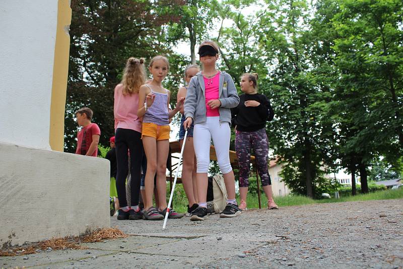 Z Putování s hendikepem, kterého se zúčastnili žáci Základní školy z Červeného Kostelce.