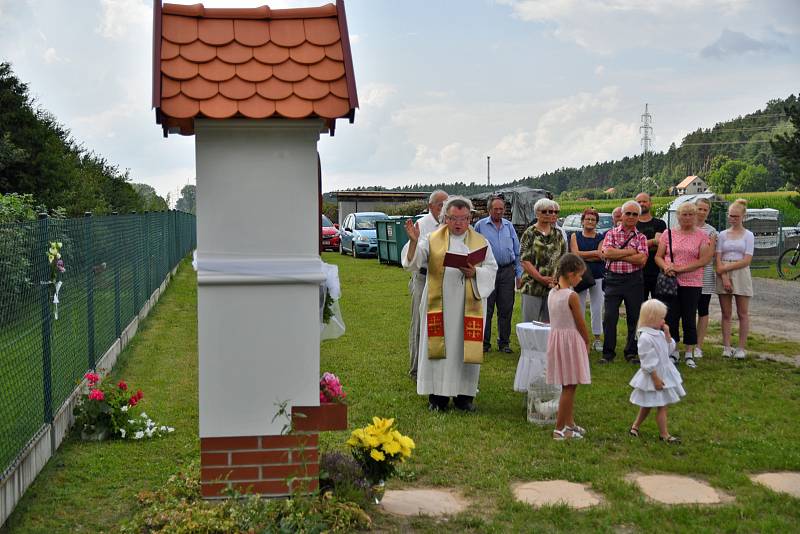 Z požehnání nové kapličce.