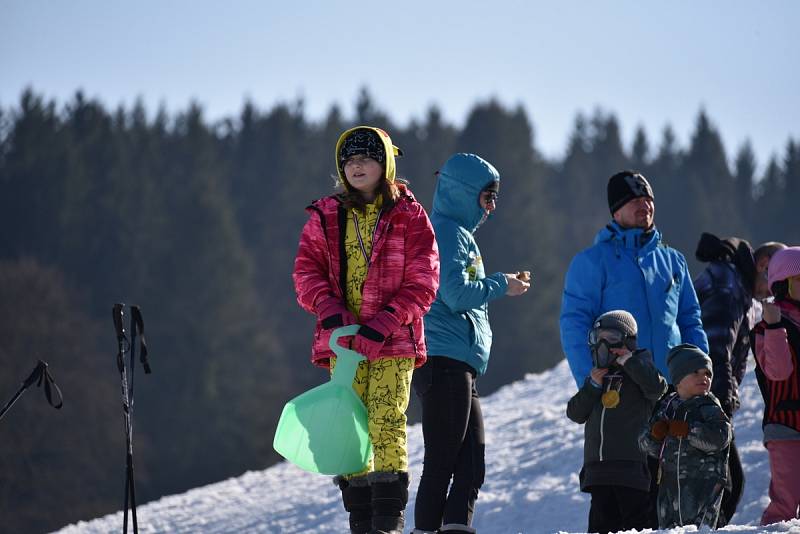 Karneval na sněhu v Orlickém Záhoří.