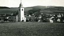 Barokní kostel svaté Máří Magdaleny v Olešnici v Orlických horách na vrcholu kopce nad náměstím. Je chráněn jako kulturní památka České republiky. Dobová fotografie pochází z roku 1936.