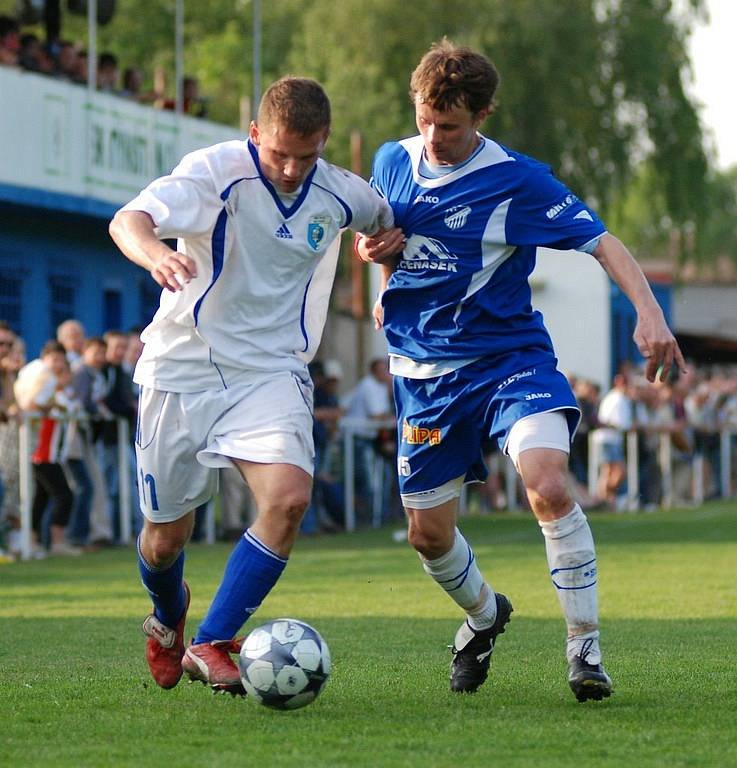 Divizní utkání Týniště nad Orlicí - Nový Bydžov (0:1).